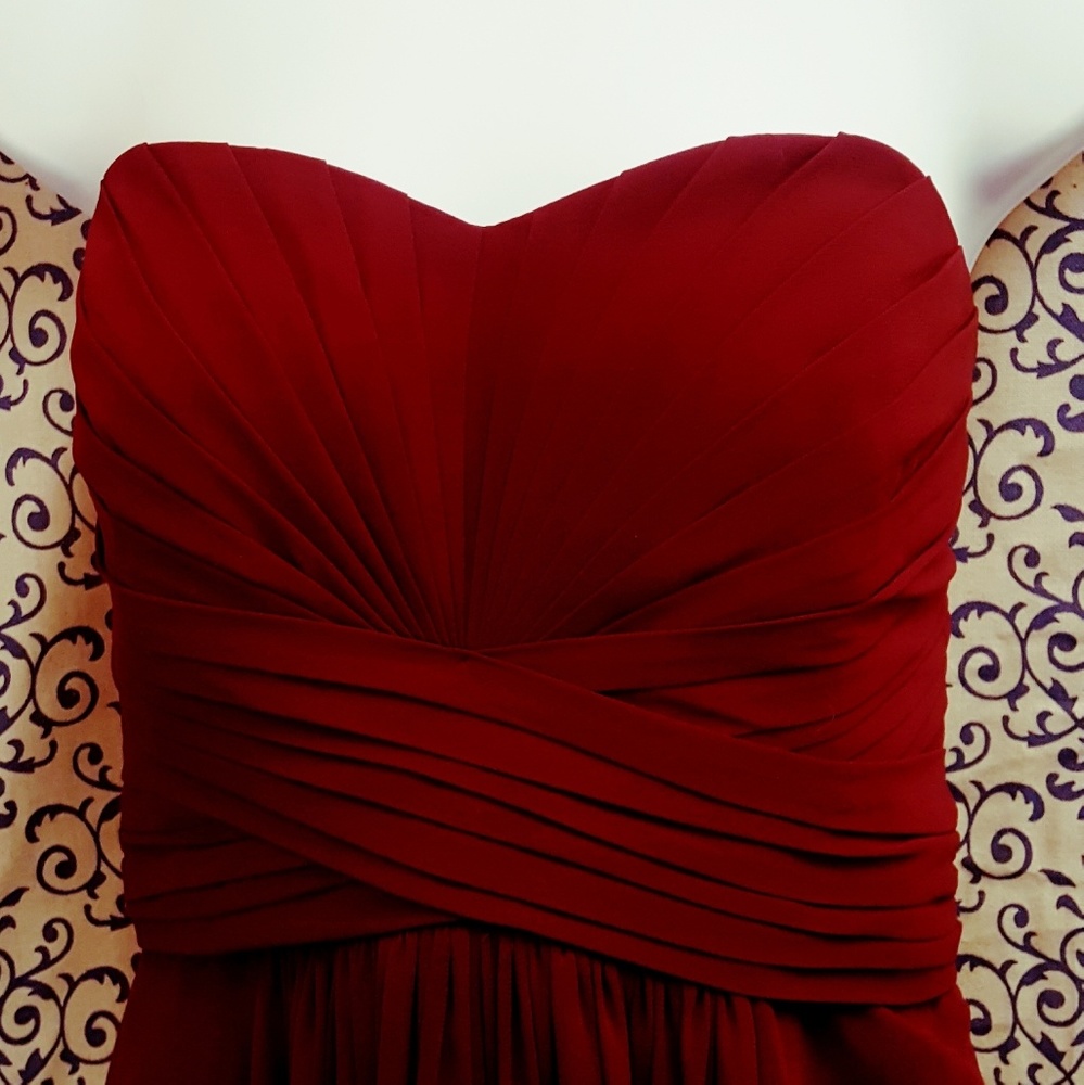 Long Strapless Chiffon Dress and Pleated Bodice - Picture 4 of 8